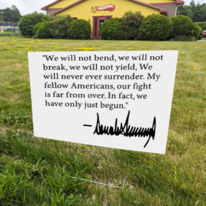 We-Will-Never-Surrender-Patriot-Quote-Yard-Sign-us